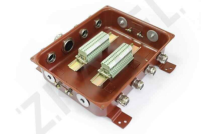 Коробка монтажная КМ 65-40 УХЛ1,5 латунный ввод IP65 ГОФРОМАТИК 