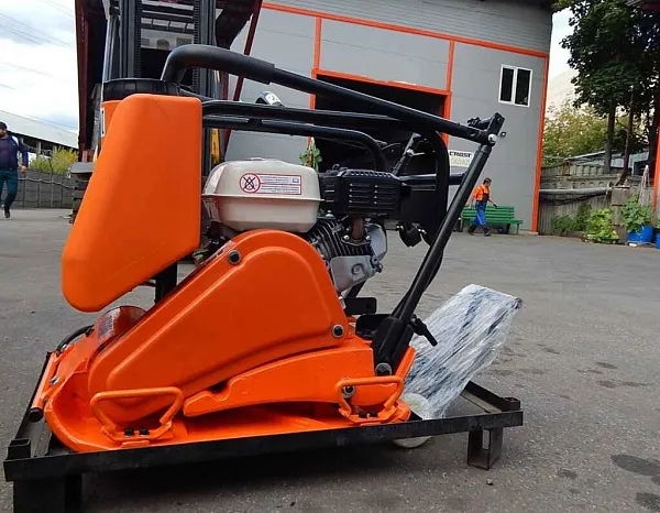 GROST PC-2248H  Виброплита поступательного движения.