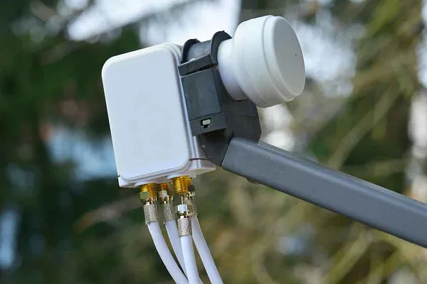 ст лсо  LNB ПЛАСТИНА (для LNB 2x36, 2x58) 2293000111