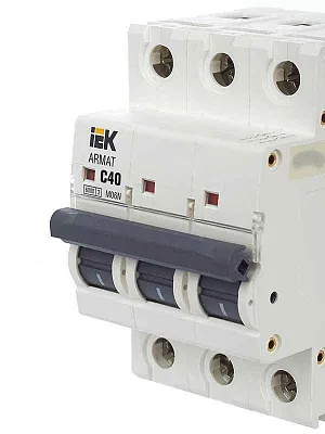 Выключатель автоматический модульный 3п C 40А M06N ARMAT IEK AR-M06N-3-C040 