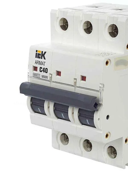 Выключатель автоматический модульный 3п C 40А M06N ARMAT IEK AR-M06N-3-C040 