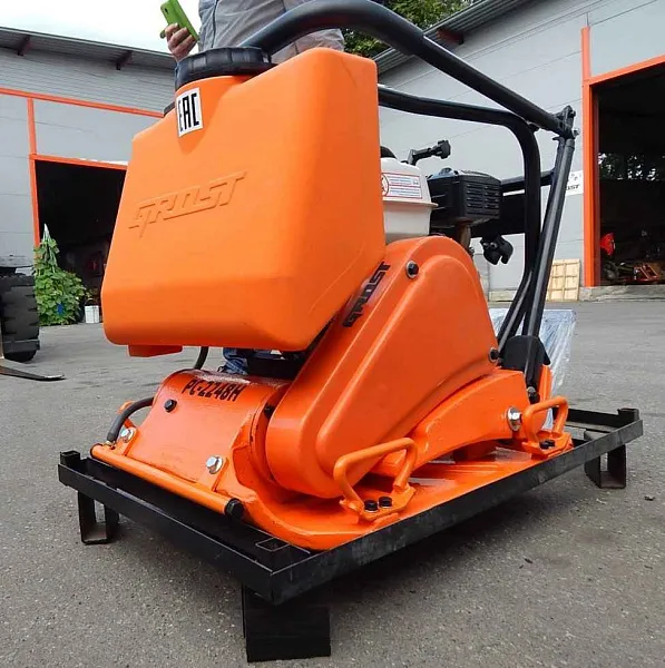 GROST PC-2248H  Виброплита поступательного движения.