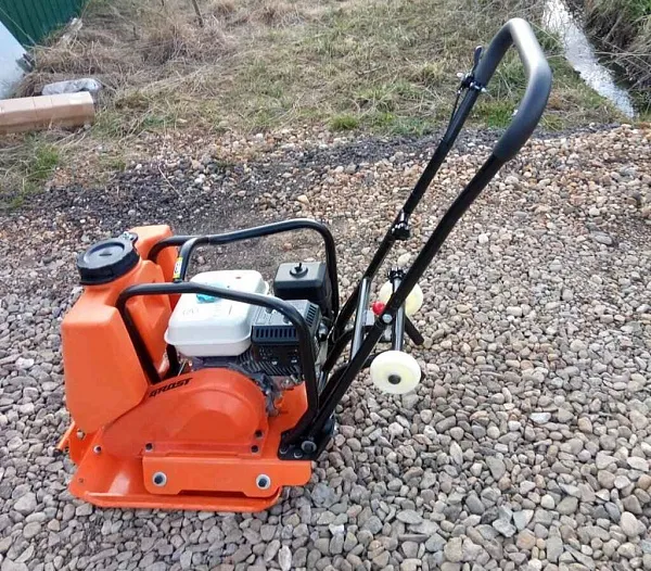 GROST VH 80C Виброплита поступательного движения.