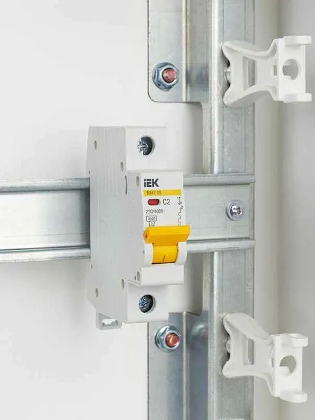 Выключатель автоматический модульный 1п C 2А 4.5кА ВА47-29 KARAT IEK MVA20-1-002-C 